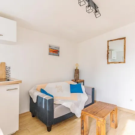 Holiday home Maisonnette Du Bassin