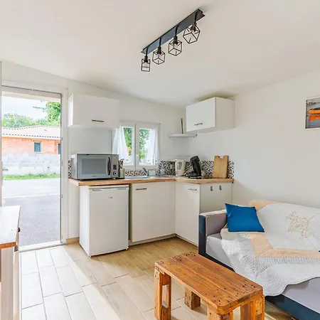 Holiday home Maisonnette Du Bassin *