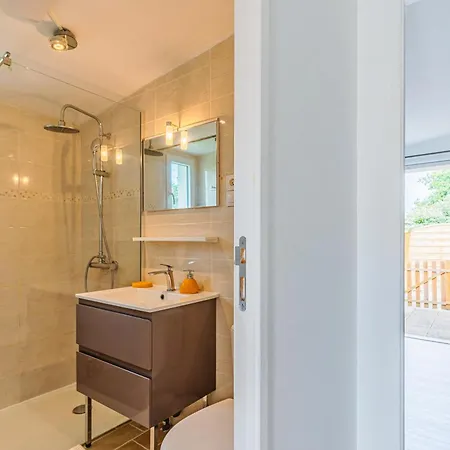 Maisonnette Du Bassin Holiday home *