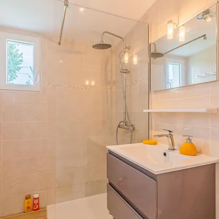 Maisonnette Du Bassin Holiday home
